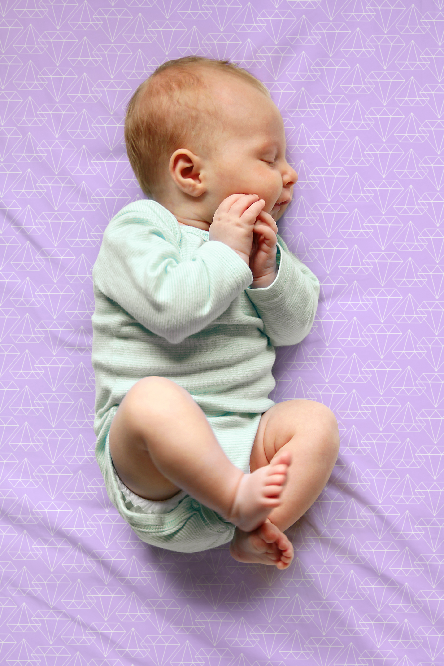 Jersey Knit Polyester Crib Sheet in Diamond Dreams